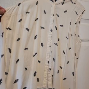 Button up feather tank
